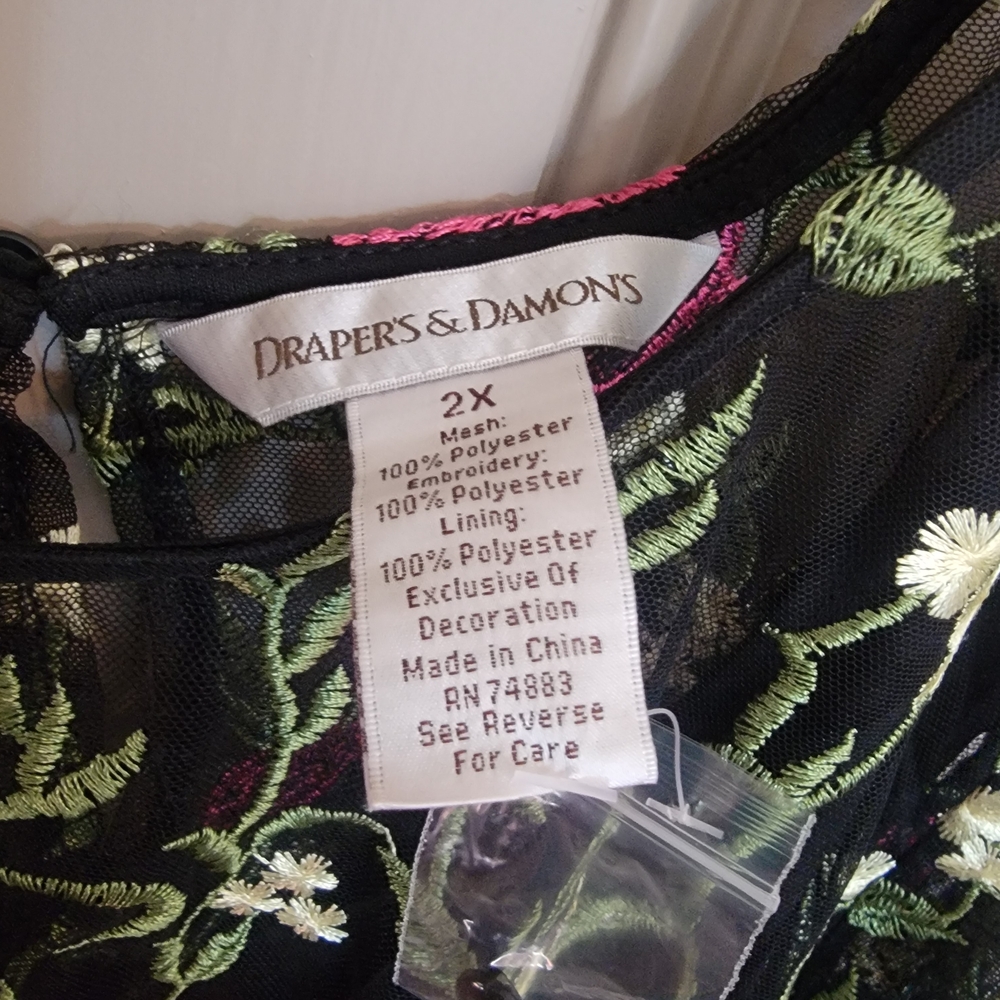 Draper's & Damon's Black Floral Blouse